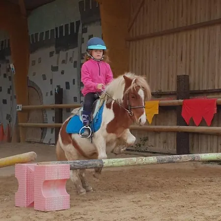 Ecuries Leseigneur - Insolites * Bolleville (Manche)