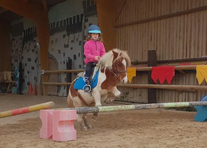 Ecuries Leseigneur - Insolites * Bolleville (Manche)